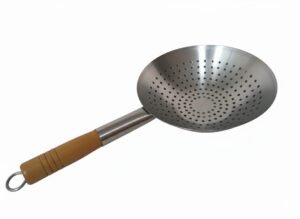 COLADOR CON MANGO DE MADERA - 28CM